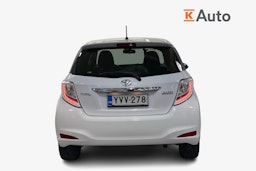 valkoinen Toyota Yaris 2013 kuva 3.