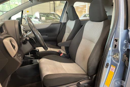 Sininen Toyota Yaris 2013 kuva 11.