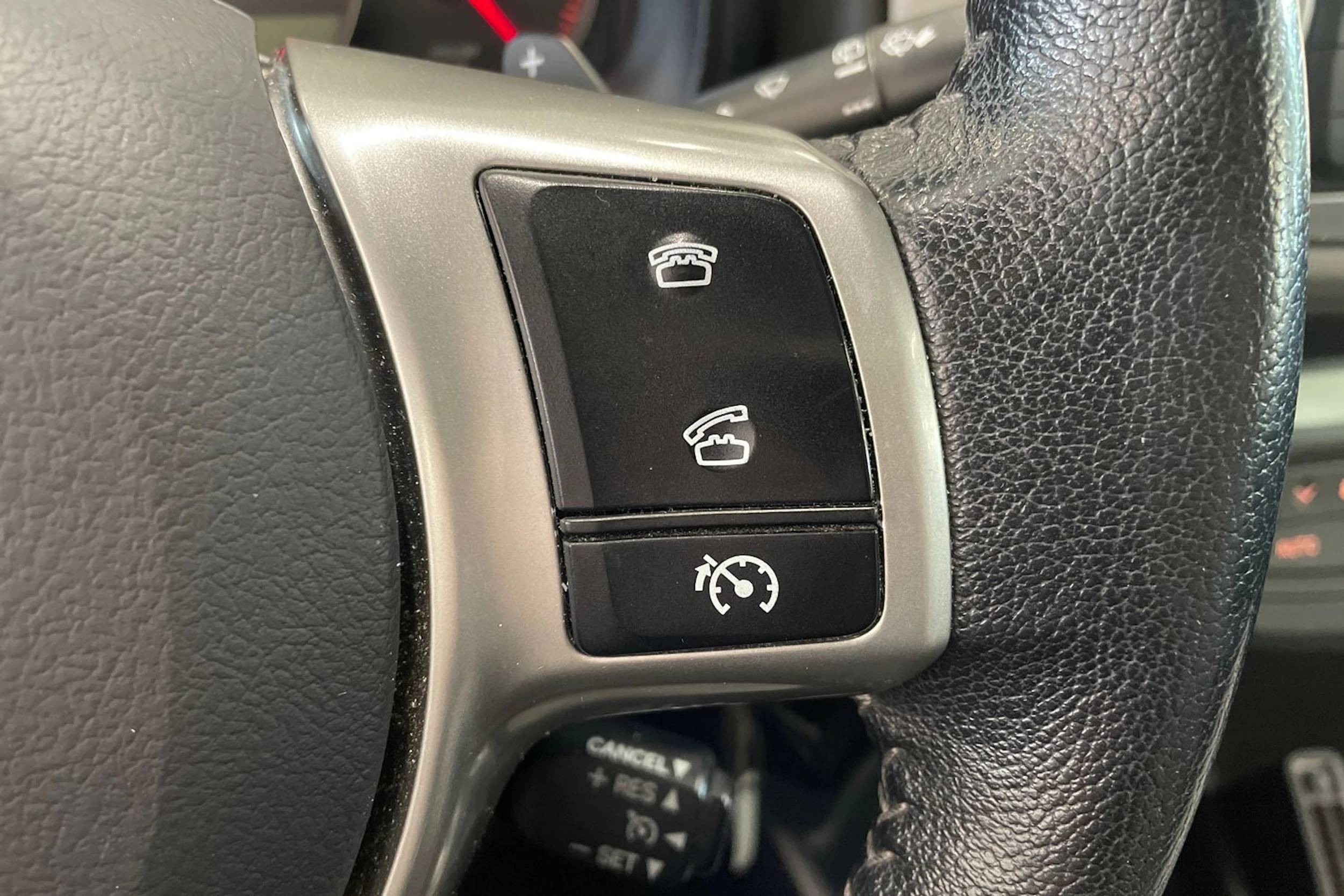 Sininen Toyota Yaris 2013 kuva 13.