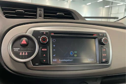 Sininen Toyota Yaris 2013 kuva 19.