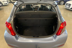 Sininen Toyota Yaris 2013 kuva 27.