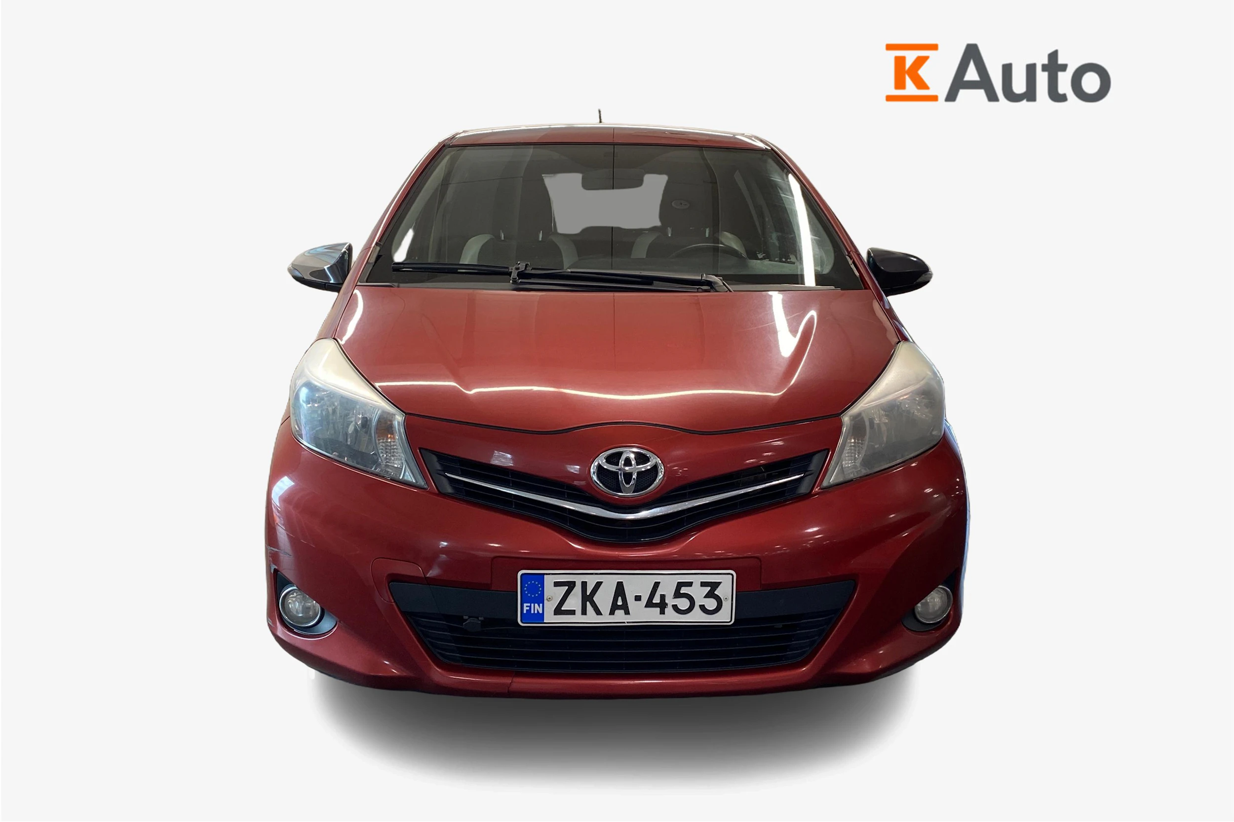 punainen Toyota Yaris 2013 kuva 4.