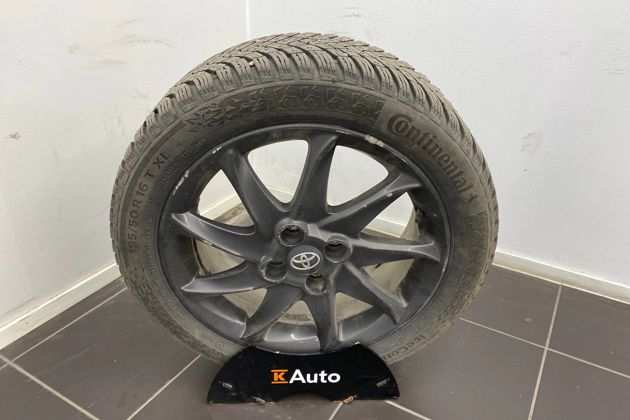 punainen Toyota Yaris 2013 kuva 11.