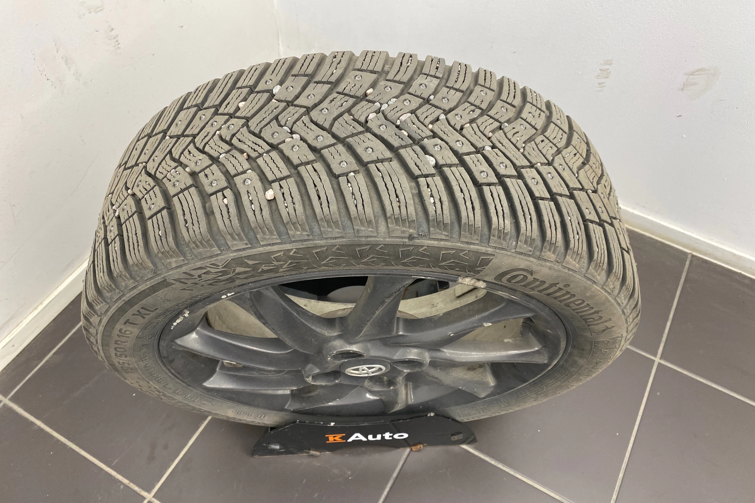 punainen Toyota Yaris 2013 kuva 12.