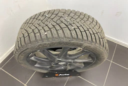 punainen Toyota Yaris 2013 kuva 12.