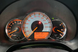 punainen Toyota Yaris 2013 kuva 17.