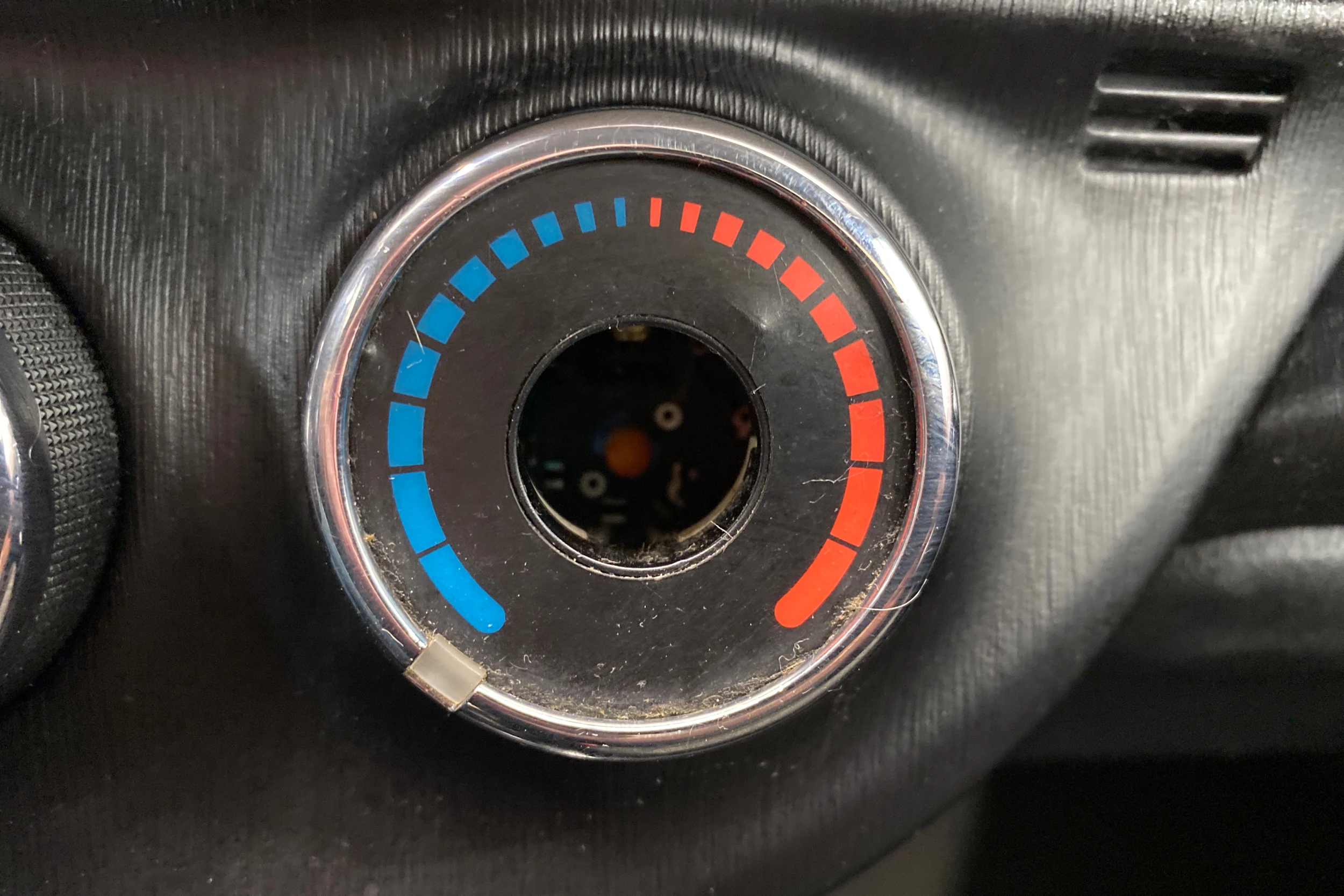 punainen Toyota Yaris 2013 kuva 20.