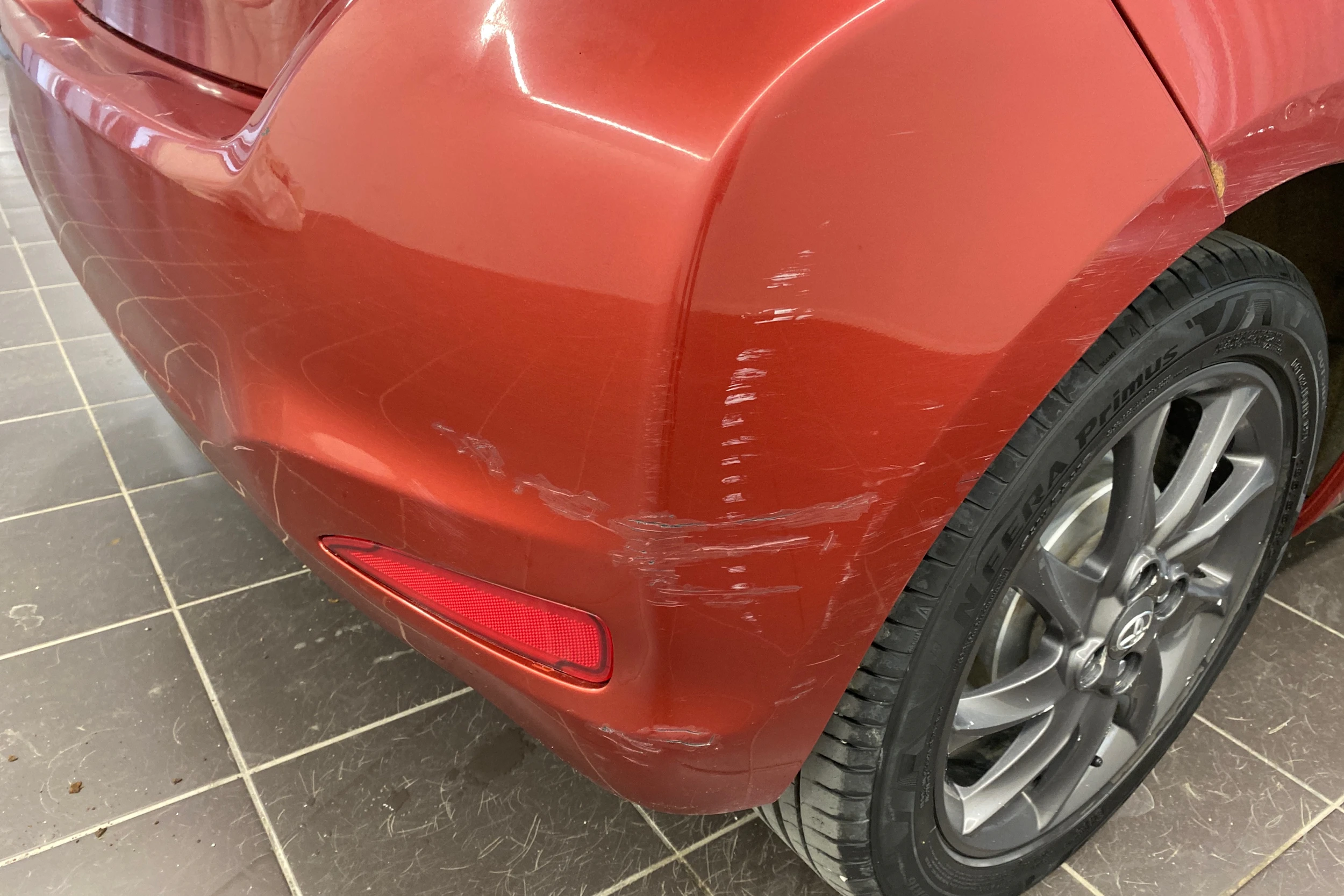 punainen Toyota Yaris 2013 kuva 30.