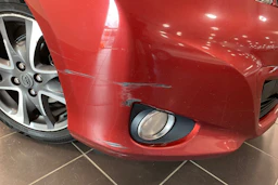 punainen Toyota Yaris 2013 kuva 32.