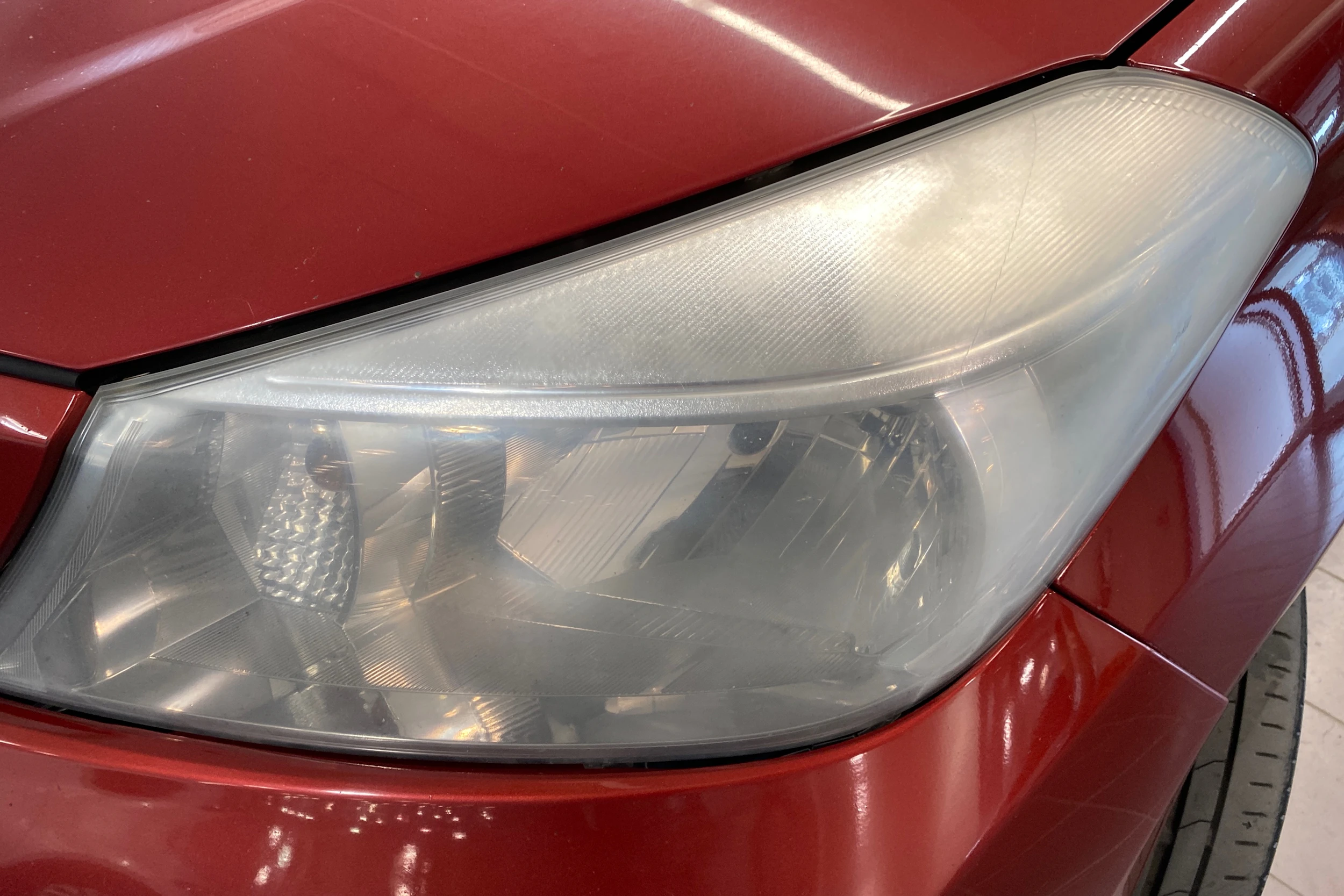 punainen Toyota Yaris 2013 kuva 34.