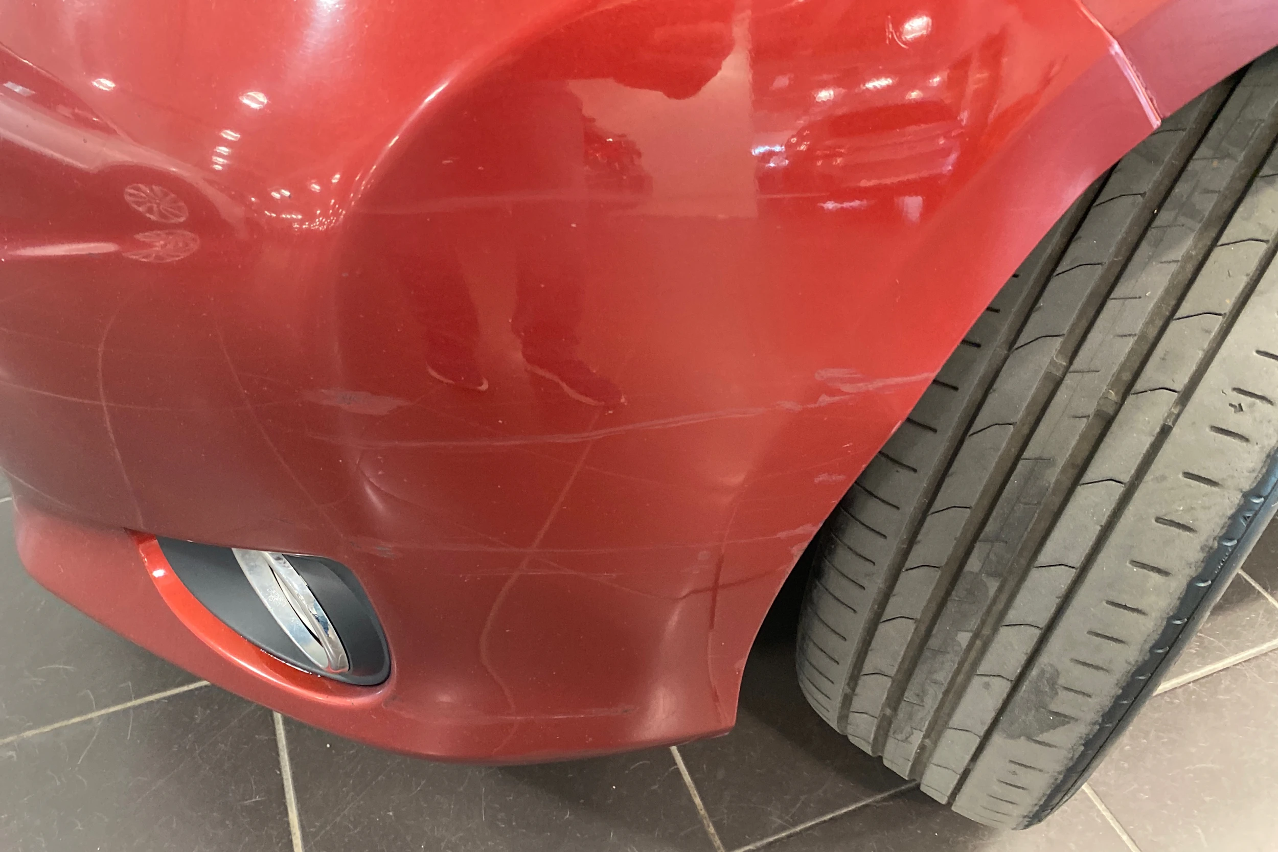 punainen Toyota Yaris 2013 kuva 35.