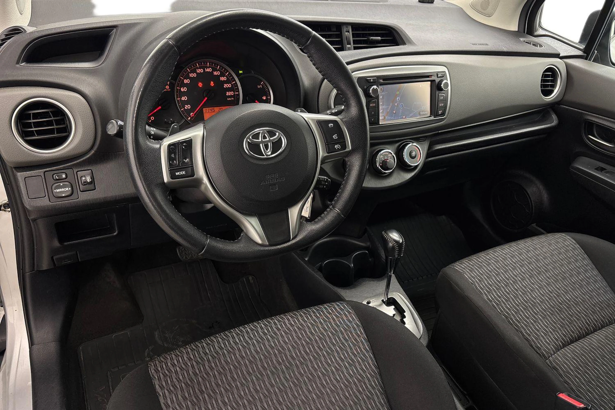 hopea Toyota Yaris 2014 kuva 8.