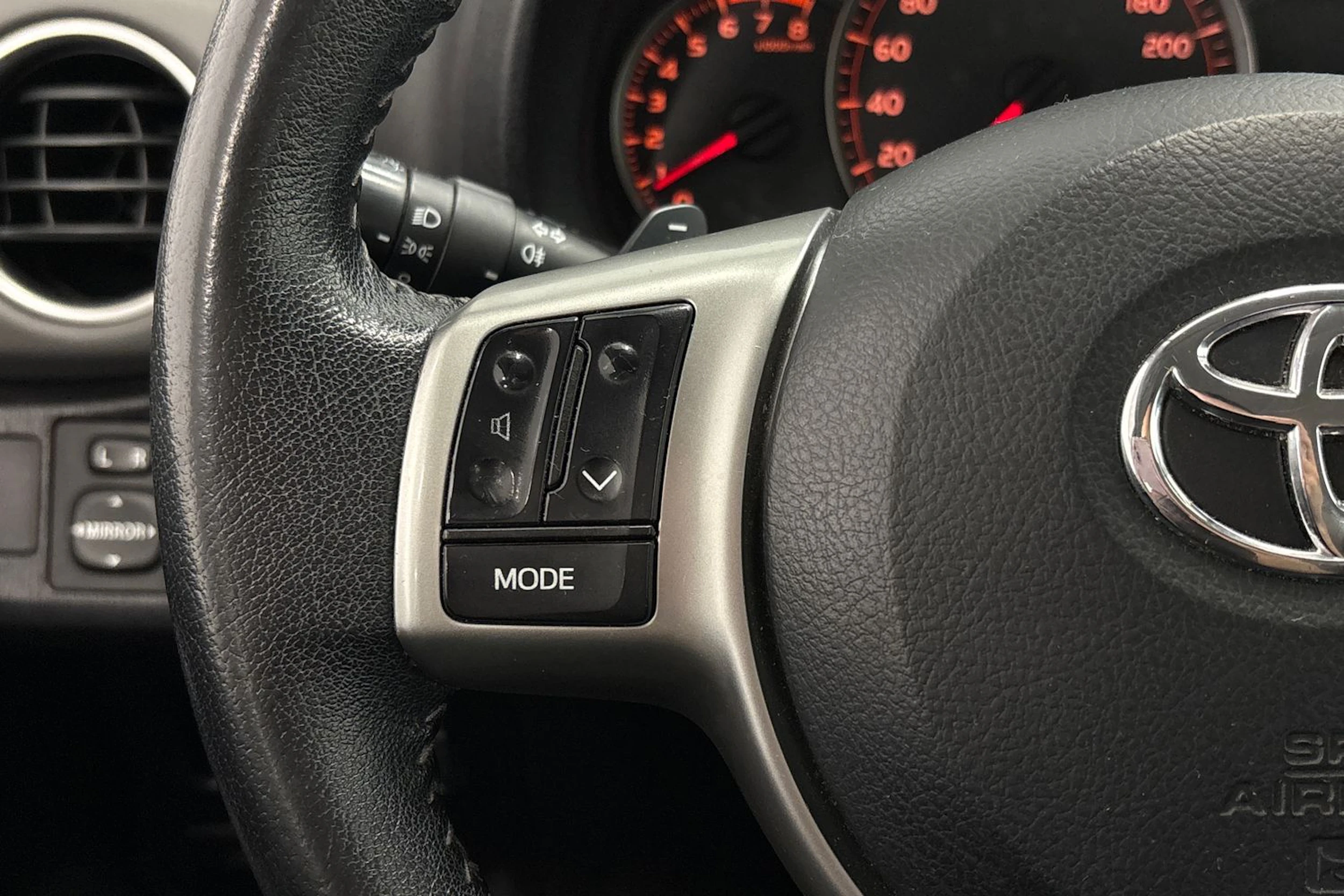 hopea Toyota Yaris 2014 kuva 18.