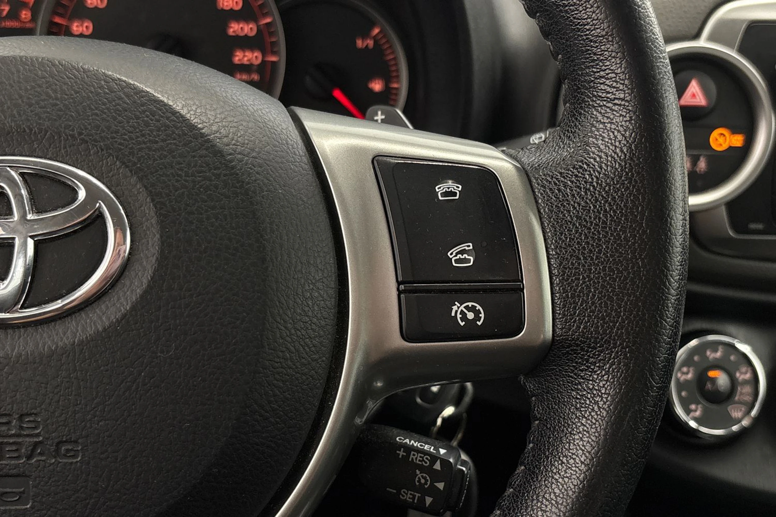 hopea Toyota Yaris 2014 kuva 19.