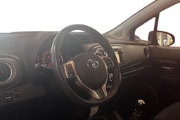 punainen Toyota Yaris 2014 kuva 3.
