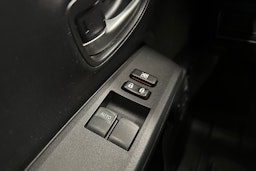 punainen Toyota Yaris 2014 kuva 16.