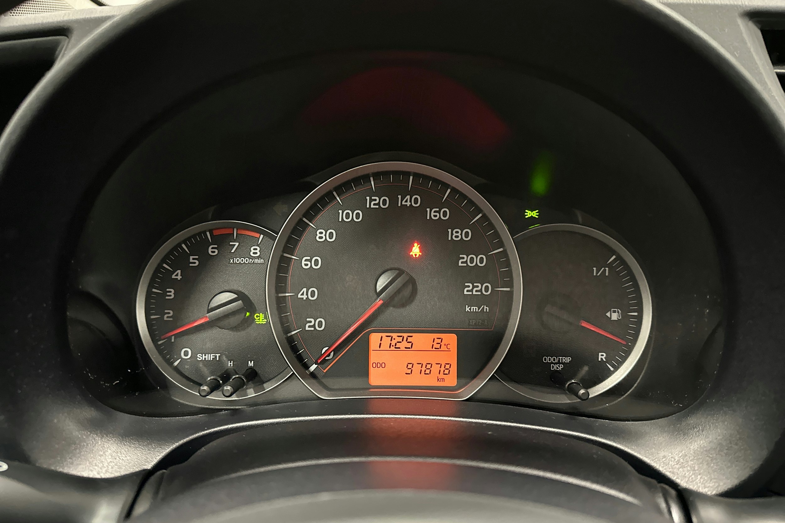 punainen Toyota Yaris 2014 kuva 17.