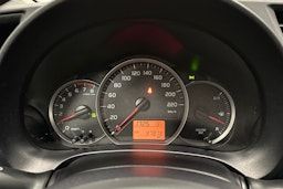 punainen Toyota Yaris 2014 kuva 17.
