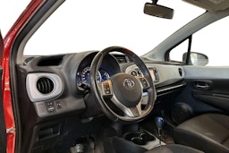 punainen Toyota Yaris 2014 kuva 3.