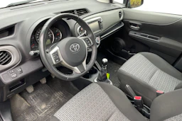 musta Toyota Yaris 2014 kuva 3.