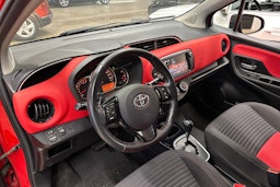 punainen Toyota Yaris 2014 kuva 6.