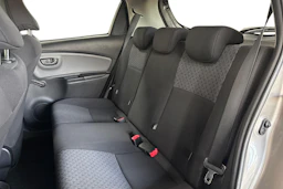 ruskea (beige) Toyota Yaris 2015 kuva 8.