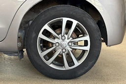 ruskea (beige) Toyota Yaris 2015 kuva 10.