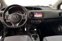 musta Toyota Yaris 2015 kuva 9.