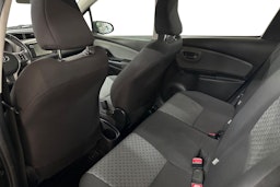 musta Toyota Yaris 2015 kuva 10.