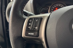 musta Toyota Yaris 2015 kuva 15.