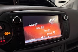 musta Toyota Yaris 2015 kuva 19.