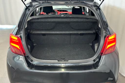 musta Toyota Yaris 2015 kuva 13.