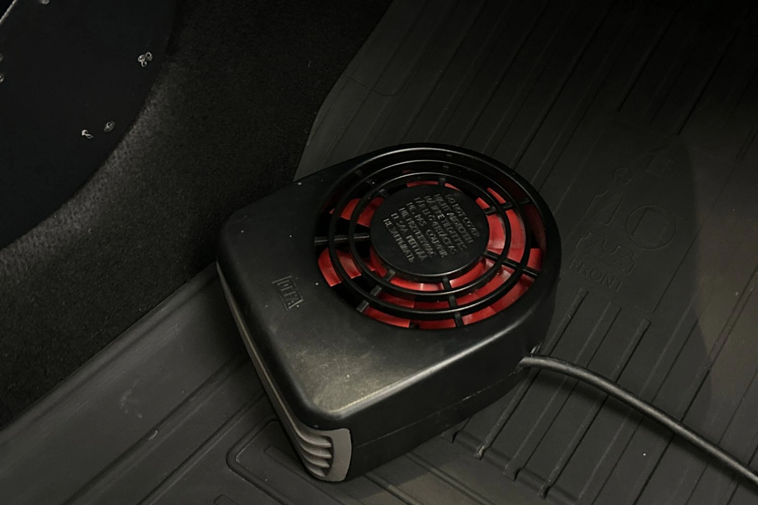 musta Toyota Yaris 2015 kuva 14.