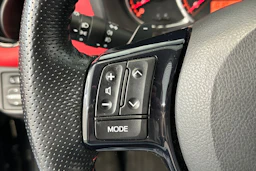musta Toyota Yaris 2015 kuva 17.