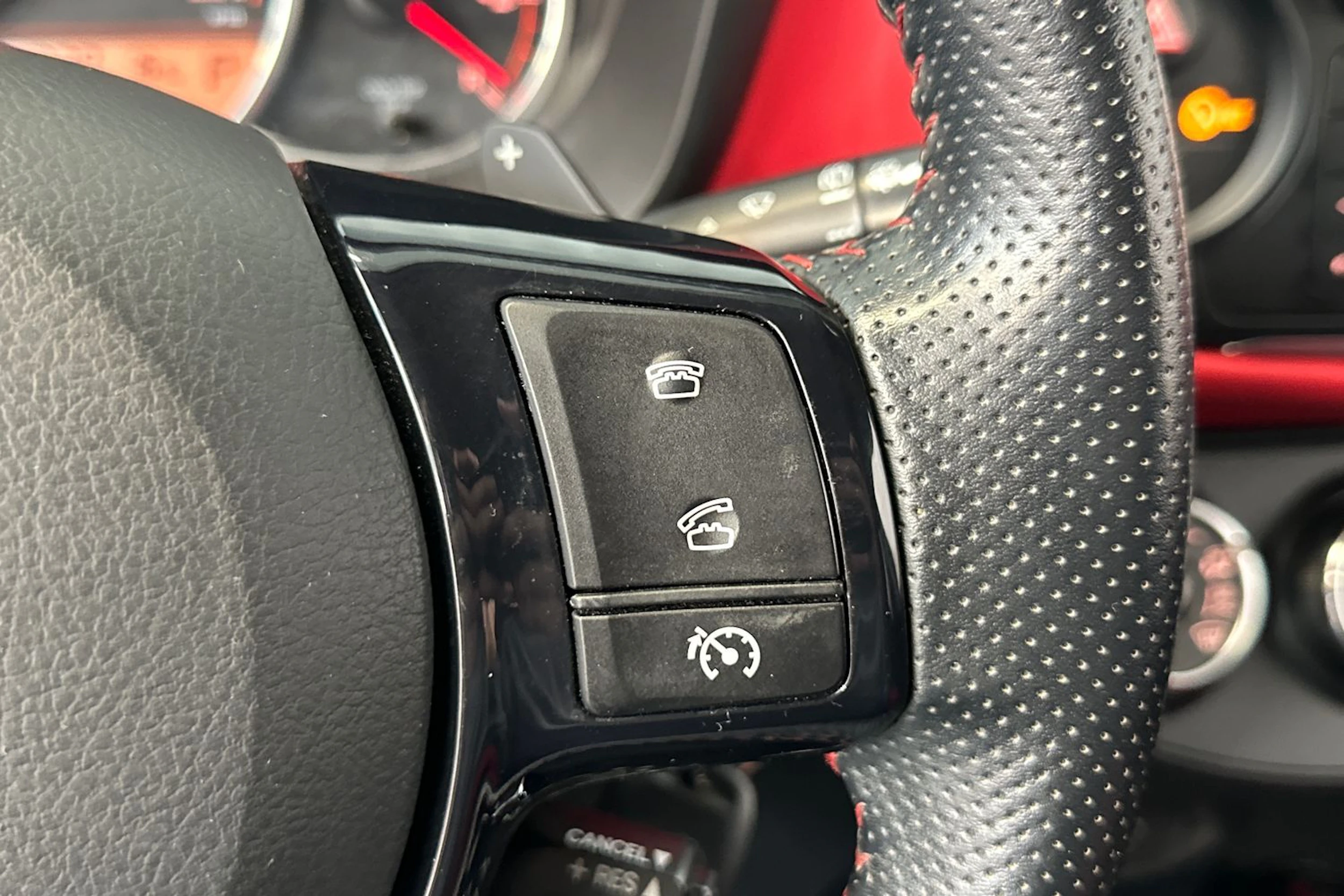 musta Toyota Yaris 2015 kuva 18.