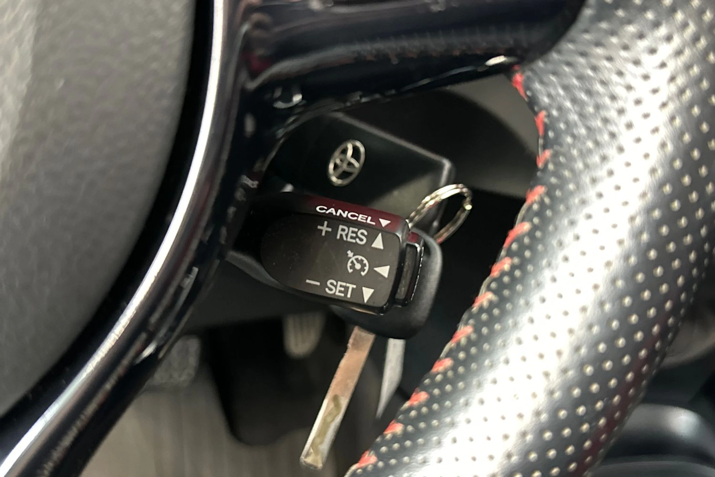 musta Toyota Yaris 2015 kuva 19.