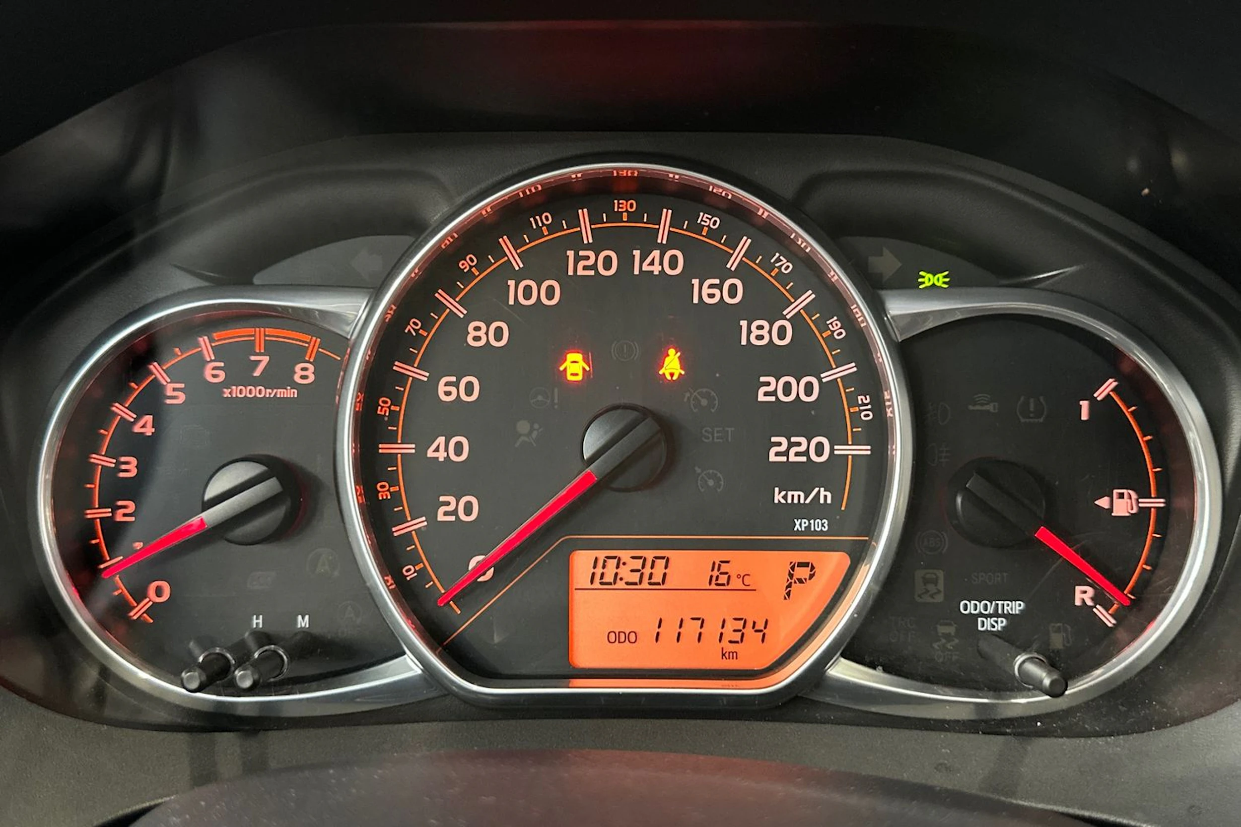 musta Toyota Yaris 2015 kuva 20.