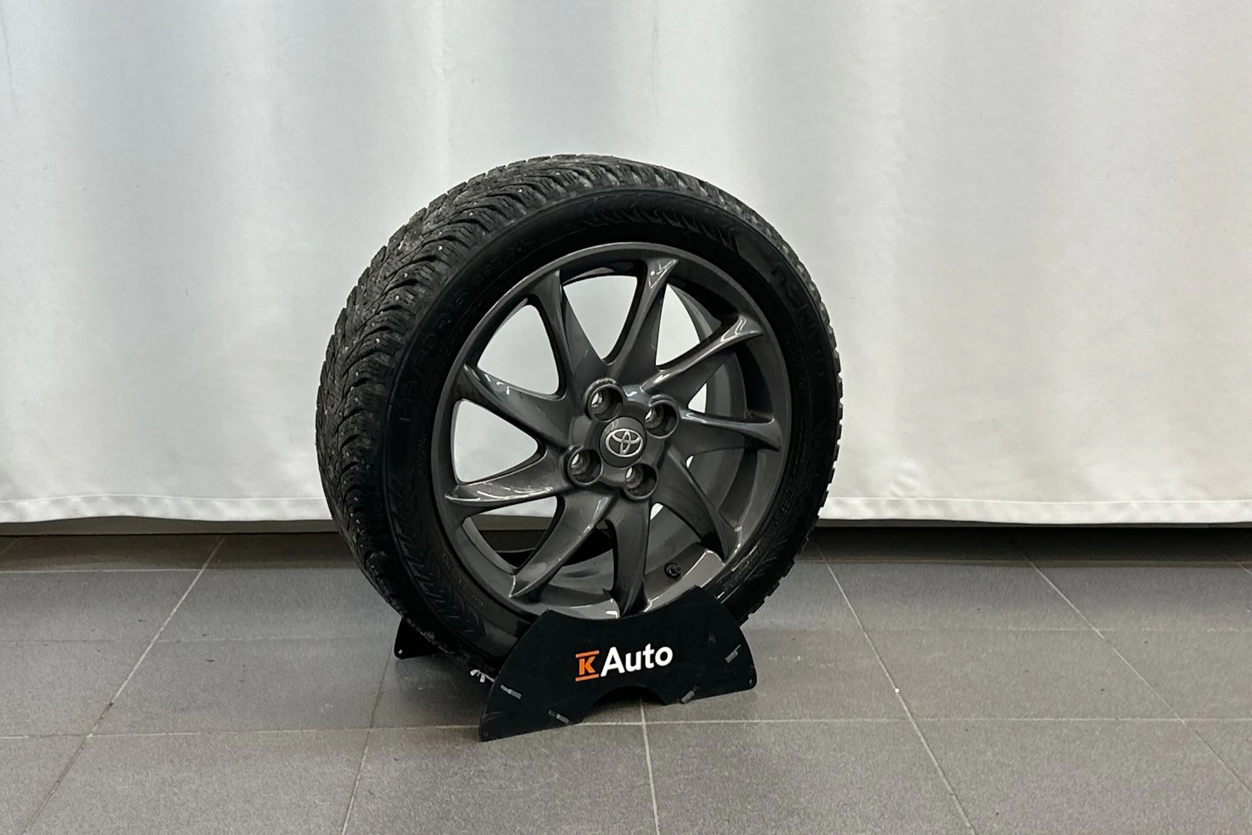 musta Toyota Yaris 2015 kuva 30.