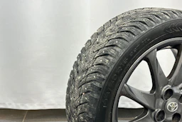 musta Toyota Yaris 2015 kuva 31.