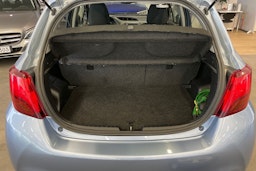 Sininen Toyota Yaris 2015 kuva 14.