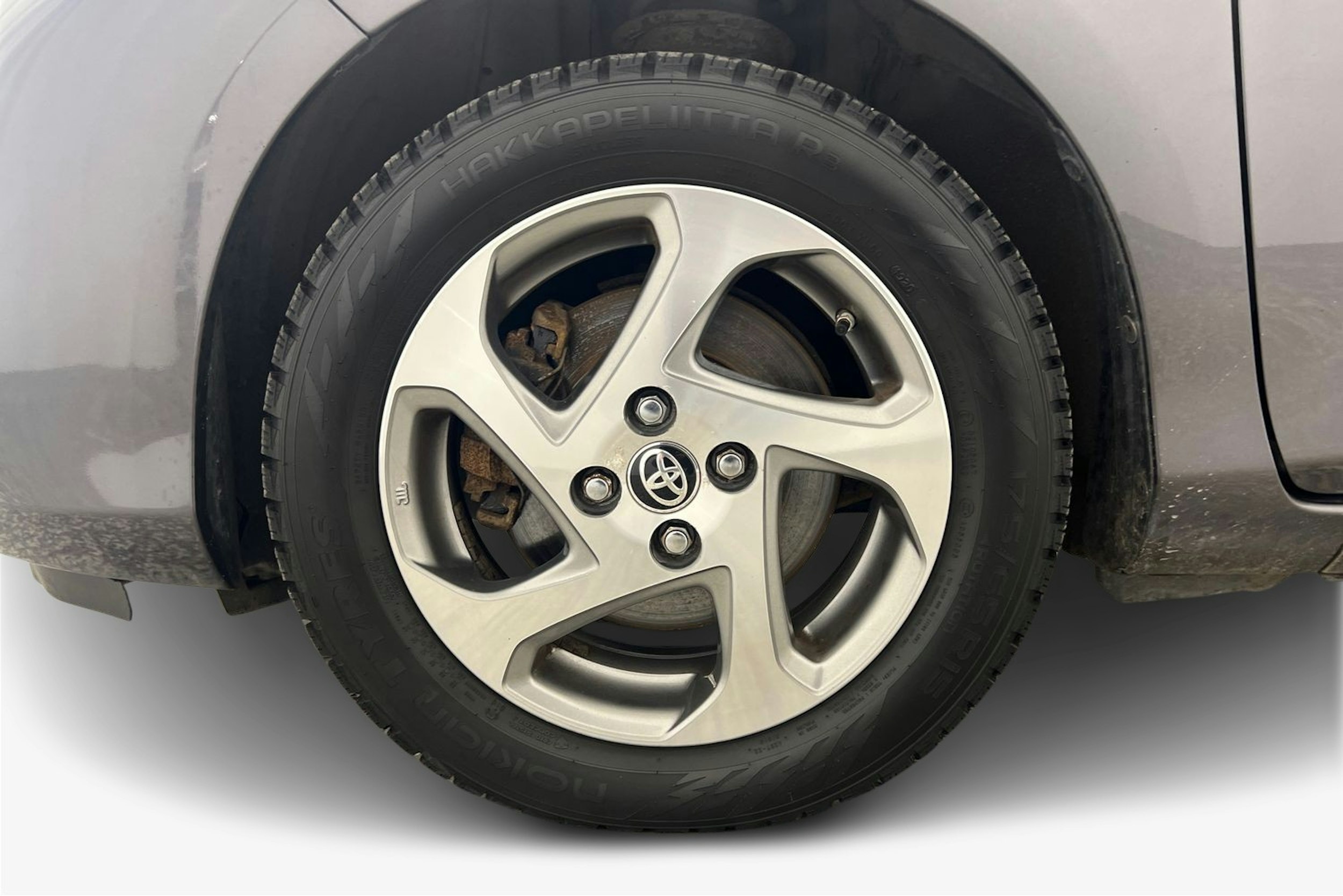 Harmaa Toyota Yaris 2015 kuva 9.