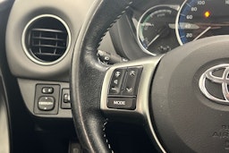 Harmaa Toyota Yaris 2015 kuva 15.