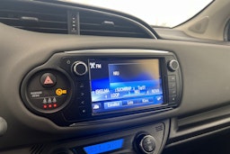 Harmaa Toyota Yaris 2015 kuva 20.