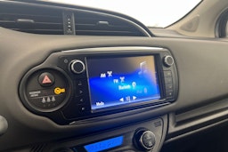 Harmaa Toyota Yaris 2015 kuva 21.