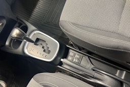 Harmaa Toyota Yaris 2015 kuva 24.