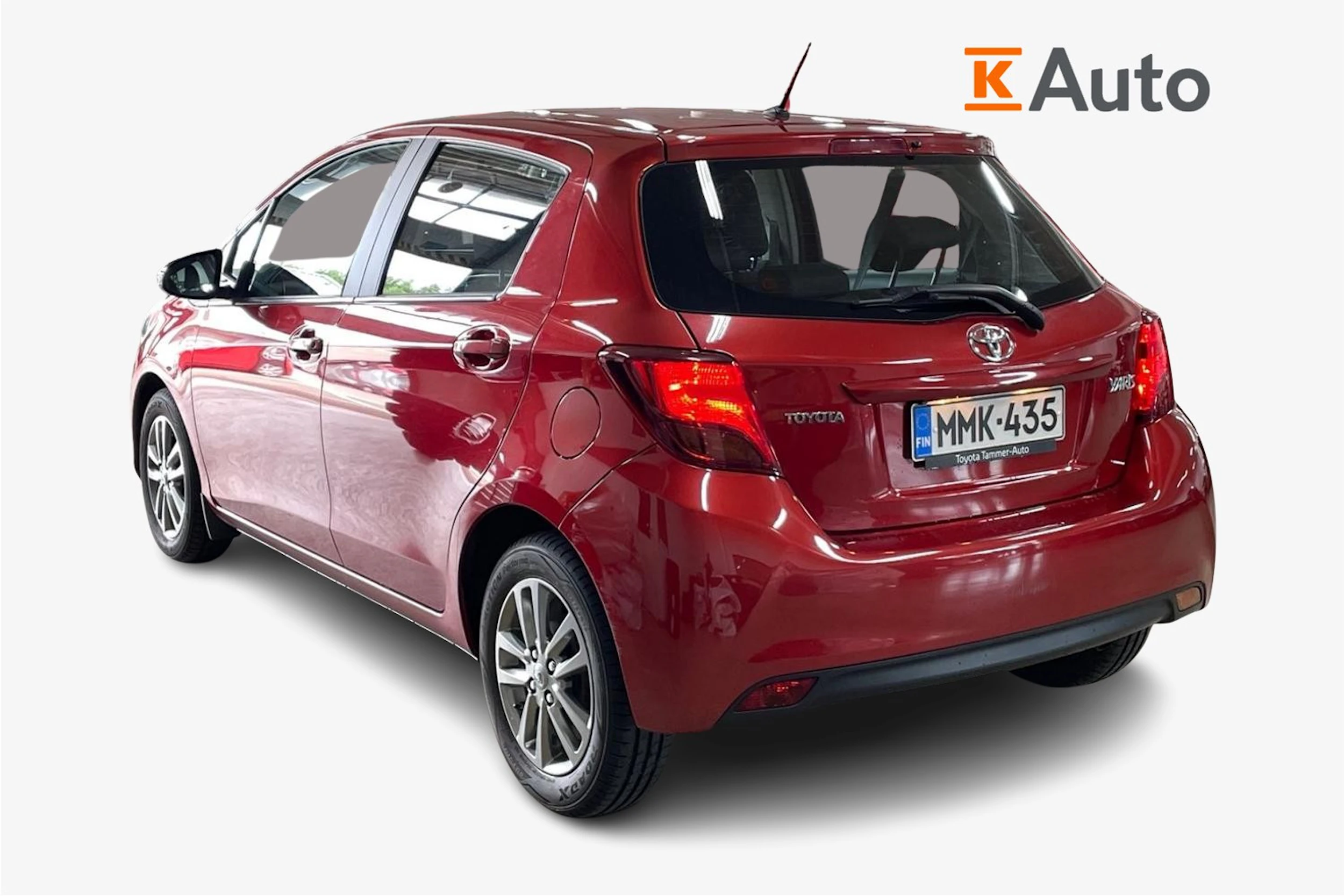 Punainen Toyota Yaris 2015 kuva 2.