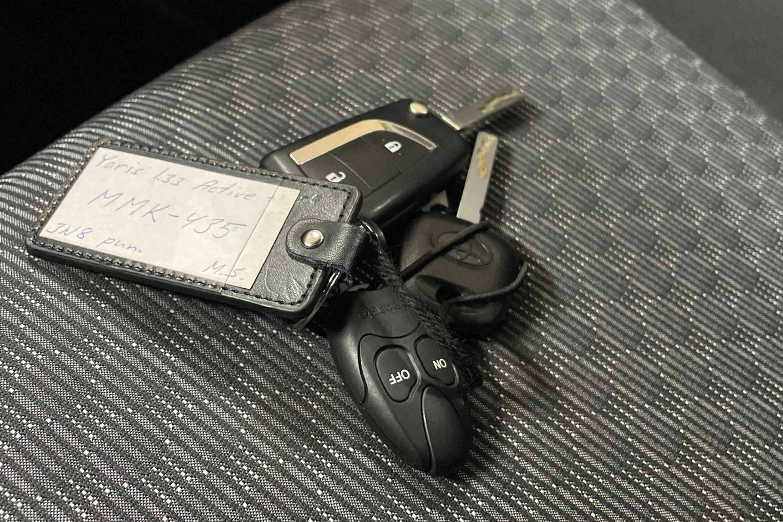 Punainen Toyota Yaris 2015 kuva 15.