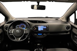 ruskea (beige) Toyota Yaris 2015 kuva 9.