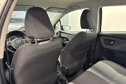 ruskea (beige) Toyota Yaris 2015 kuva 14.
