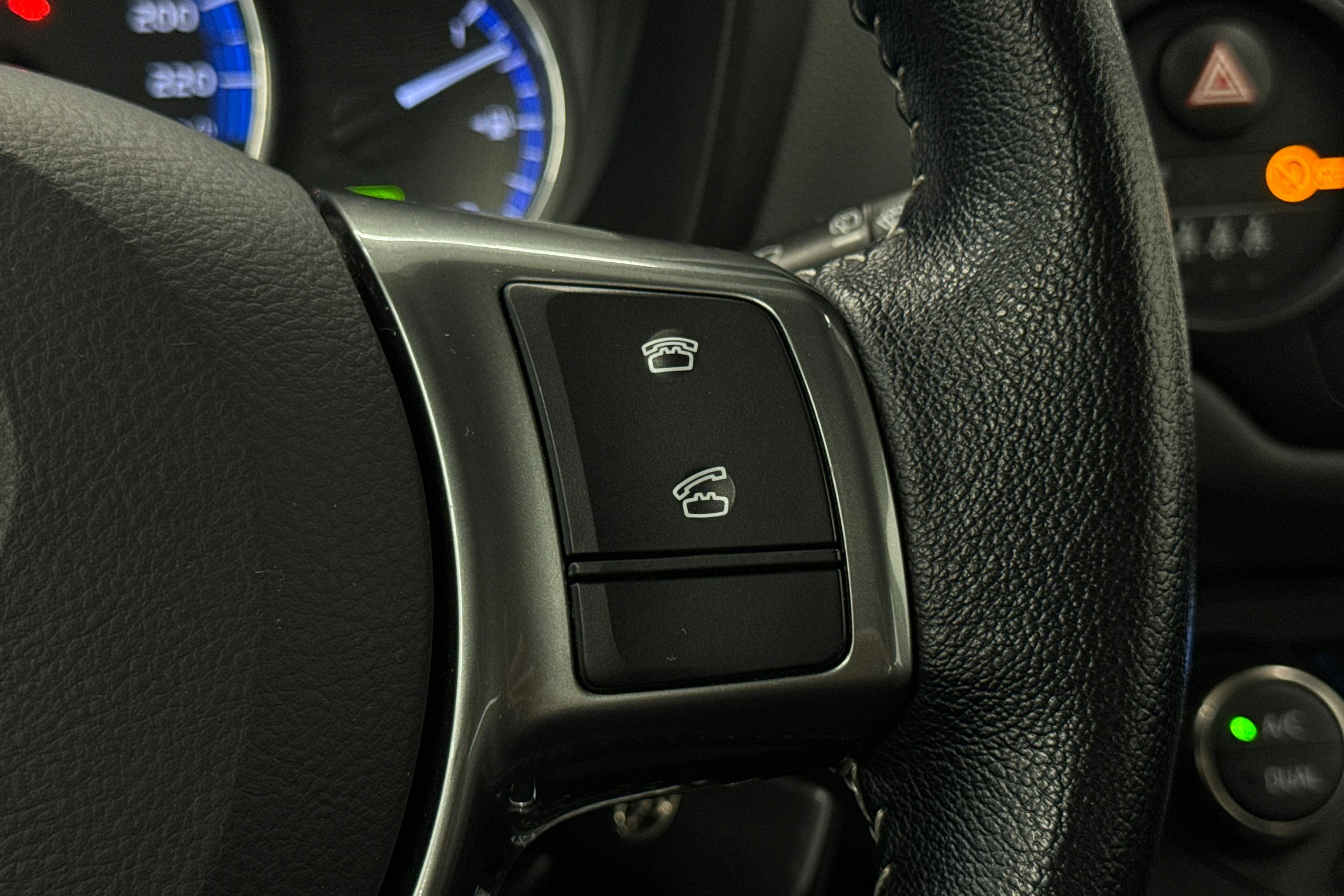 ruskea (beige) Toyota Yaris 2015 kuva 20.